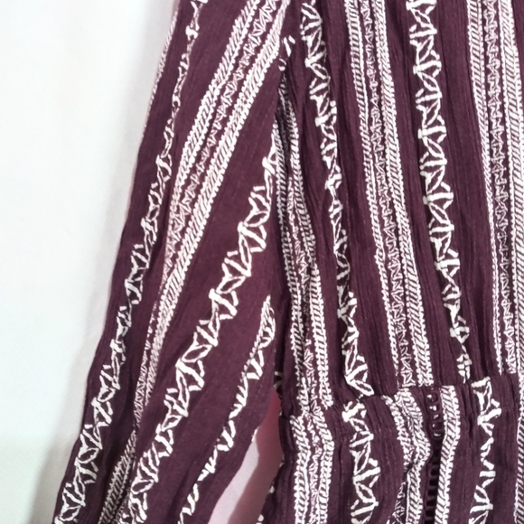 Patterned long sleeved dress - Picture 3 of 6